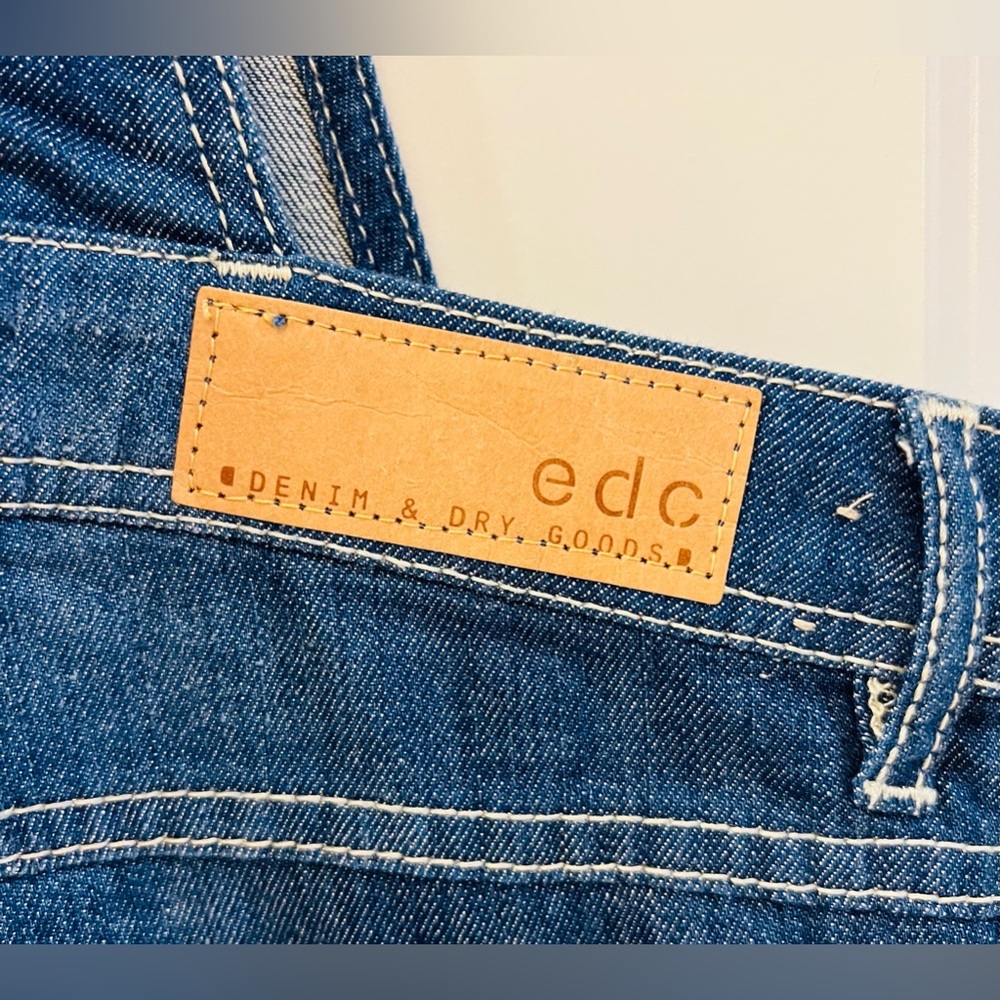 Jeans - Picture 3 of 4
